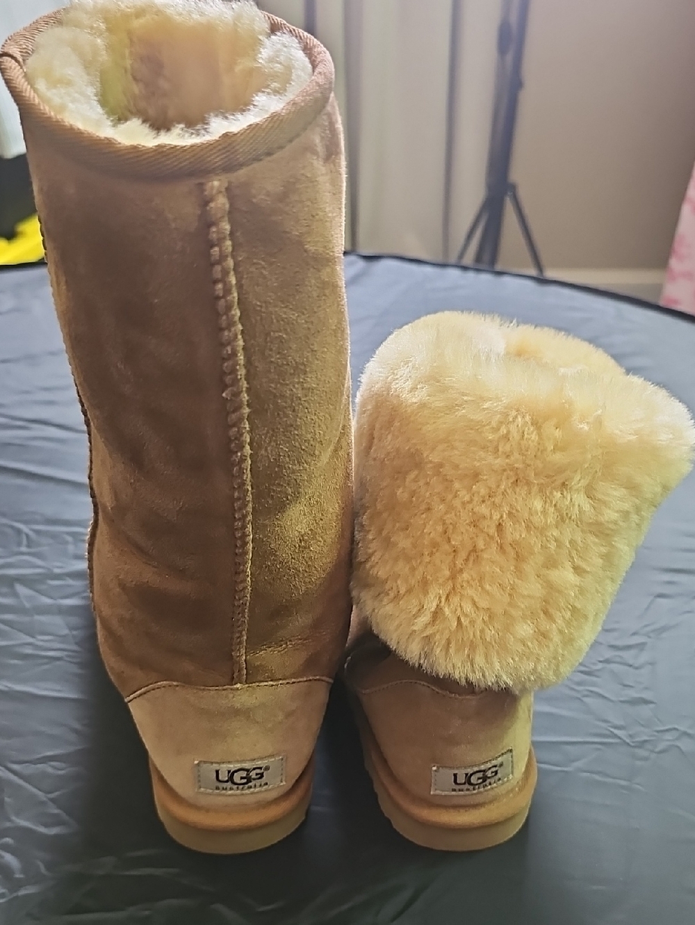 UGG Chestnut Suede Sheepskin Boots with Cream Lining